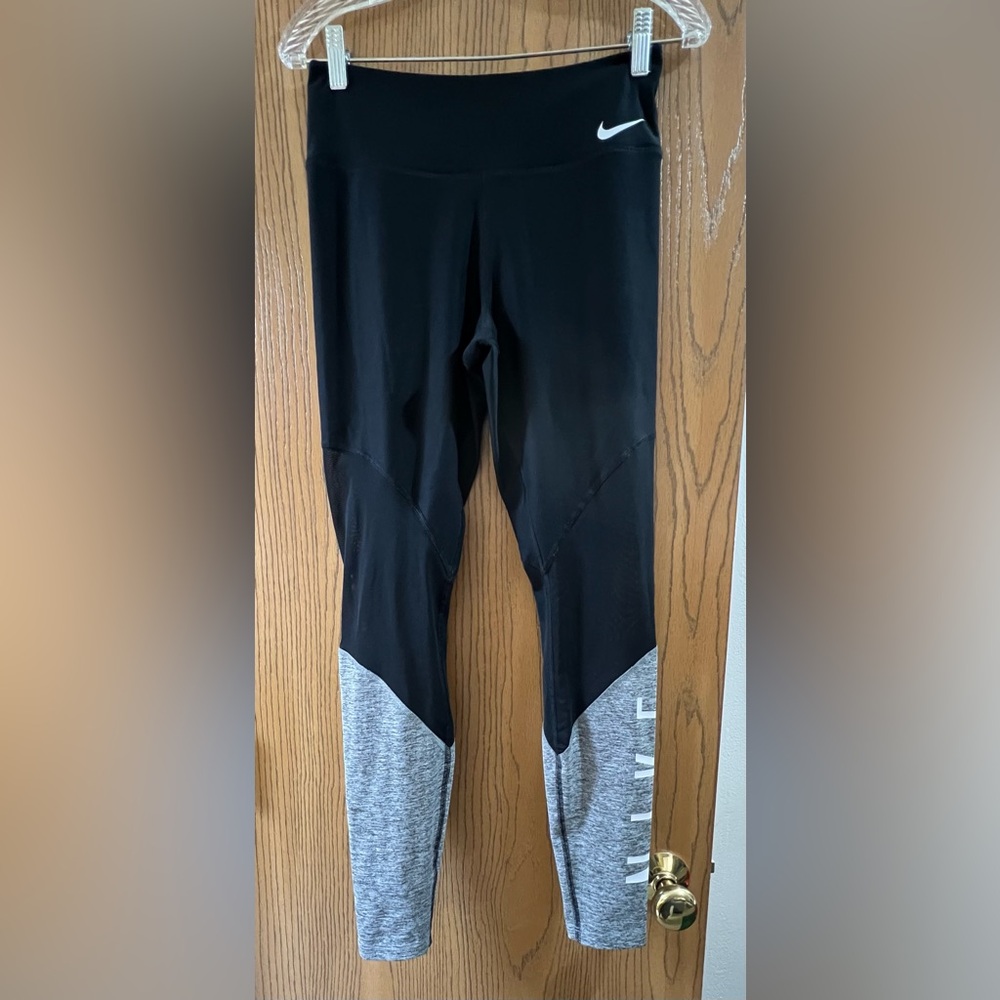 Nike Dry-Fit Medium leggings black and gray